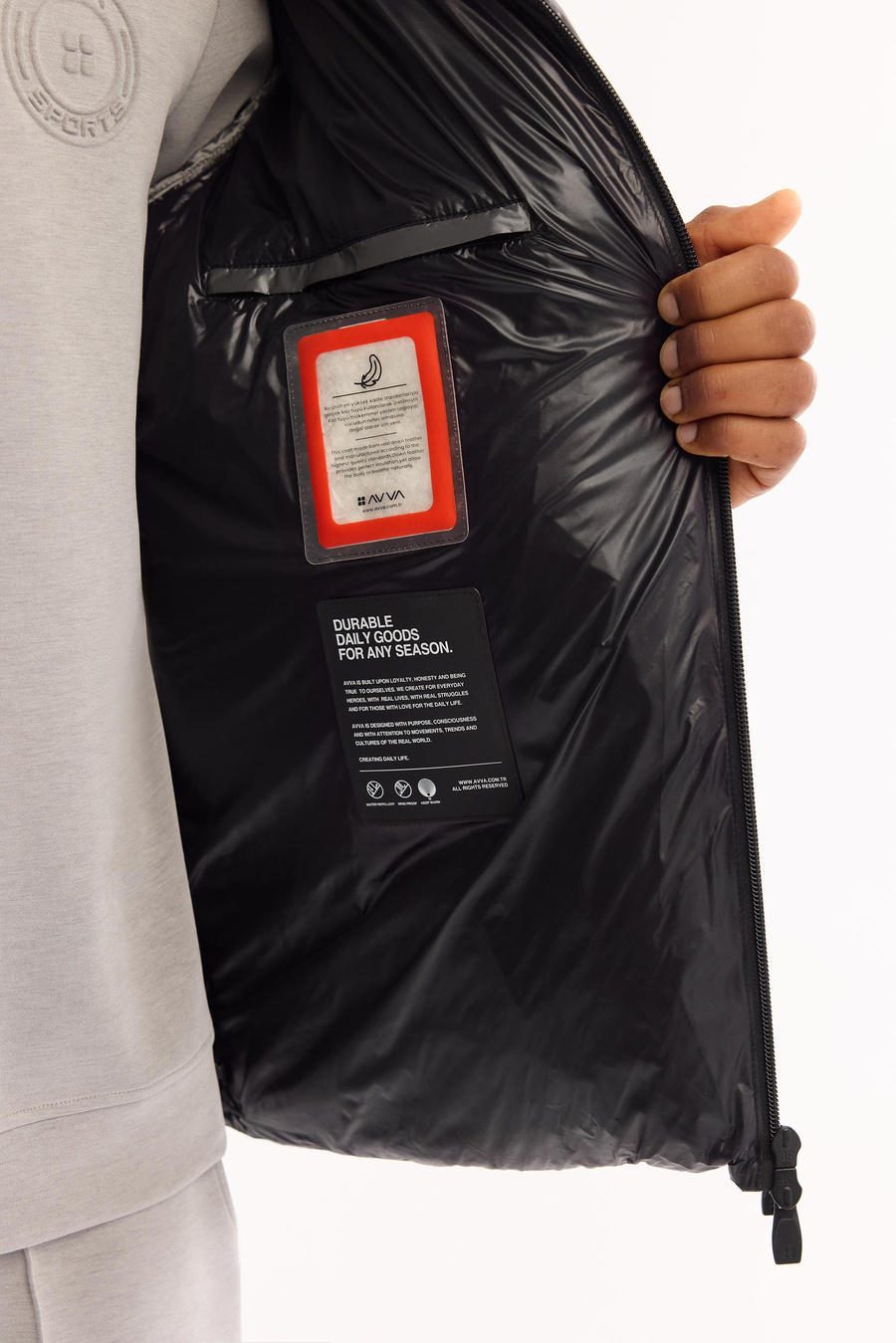 Siyah Kapüşonlu Kaz Tüyü Mont