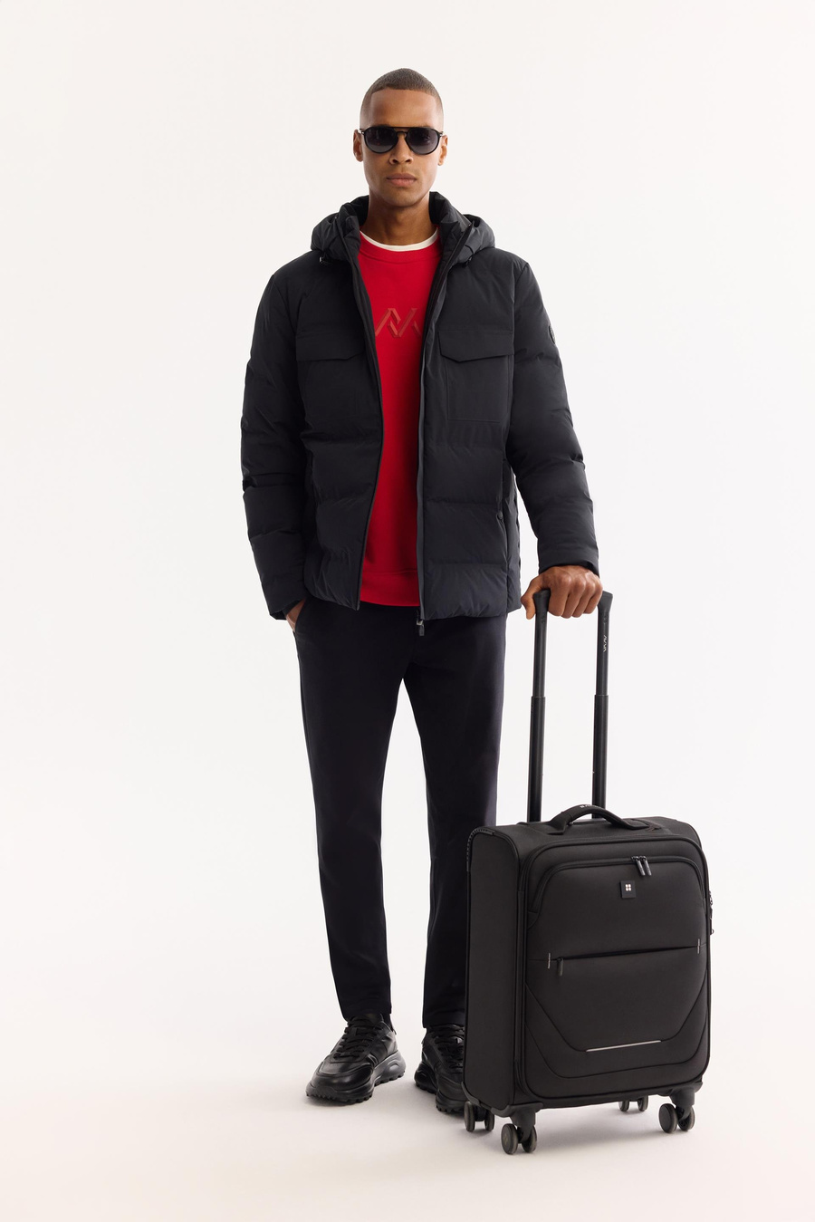 Siyah Kapüşonlu Kaz Tüyü Mont