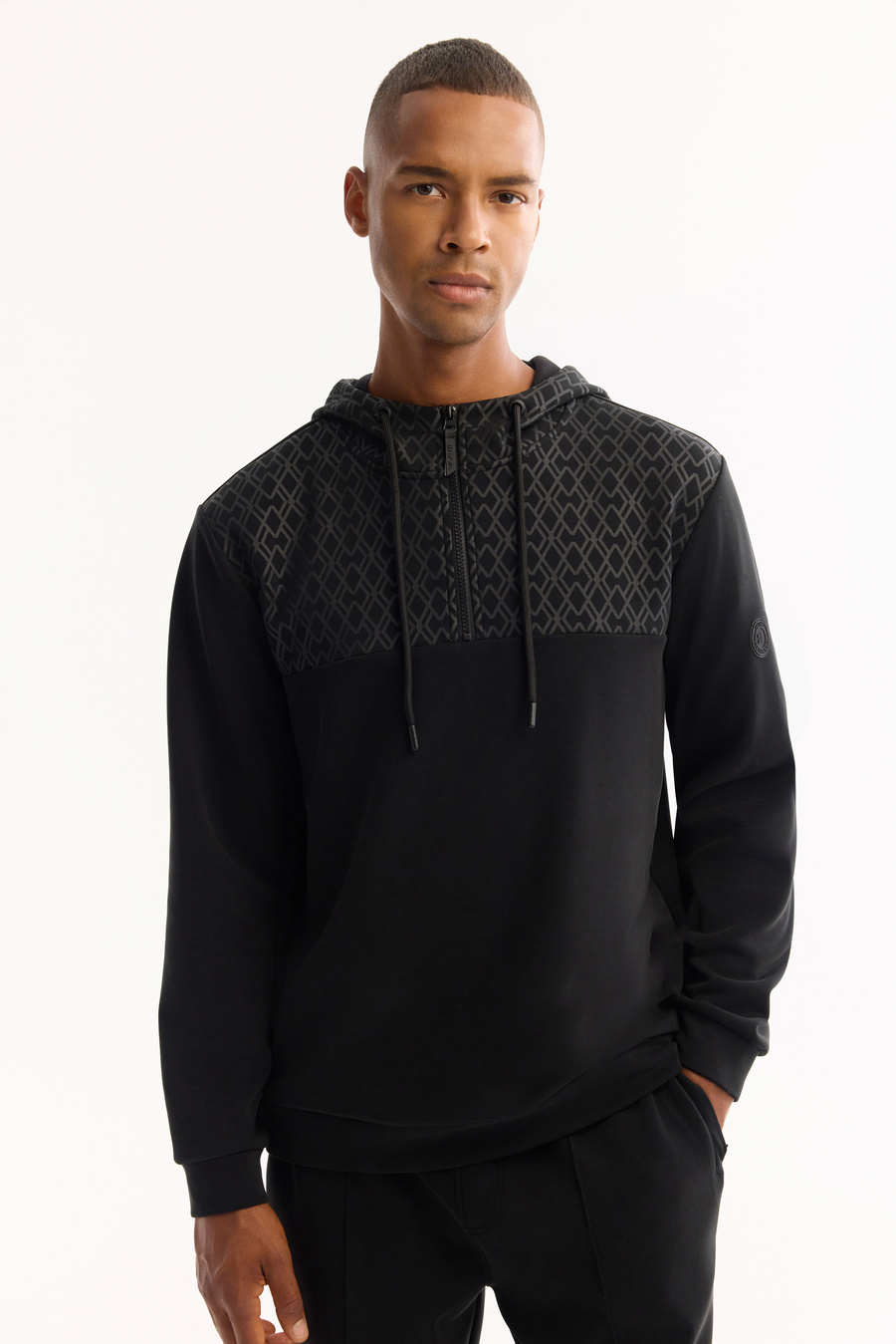 Siyah Kapüşonlu Soft Touch Baskılı Sweatshirt