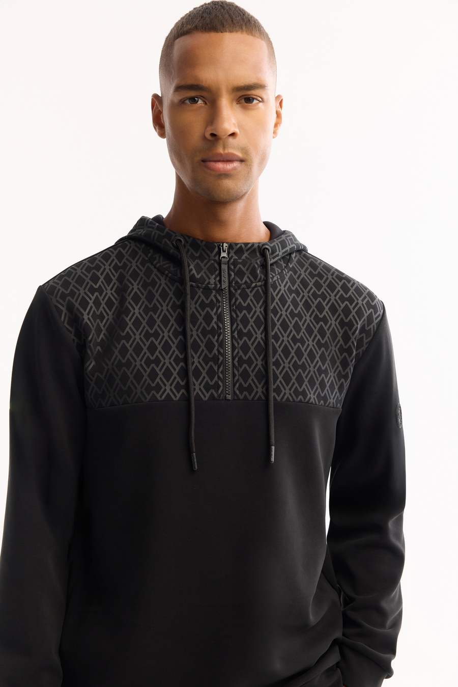 Siyah Kapüşonlu Soft Touch Baskılı Sweatshirt