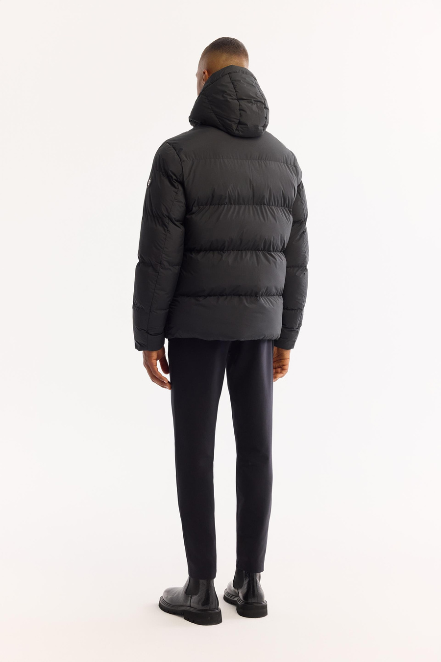 Siyah Kapüşonlu Su İtici Rüzgar Geçirmez Şişme Mont