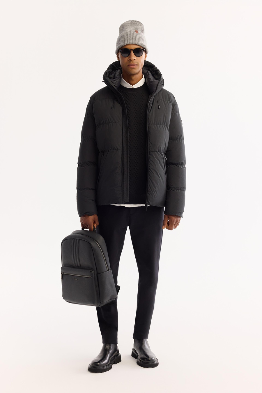 Siyah Kapüşonlu Su İtici Rüzgar Geçirmez Şişme Mont