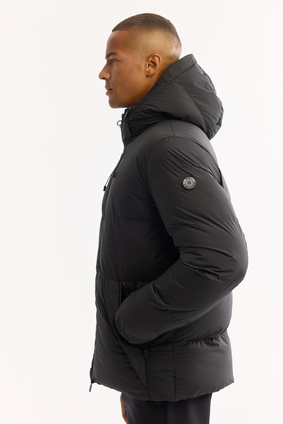 Siyah Kapüşonlu Su İtici Rüzgar Geçirmez Şişme Mont