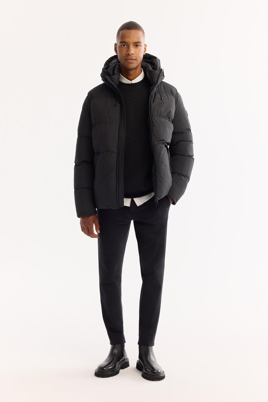 Siyah Kapüşonlu Su İtici Rüzgar Geçirmez Şişme Mont