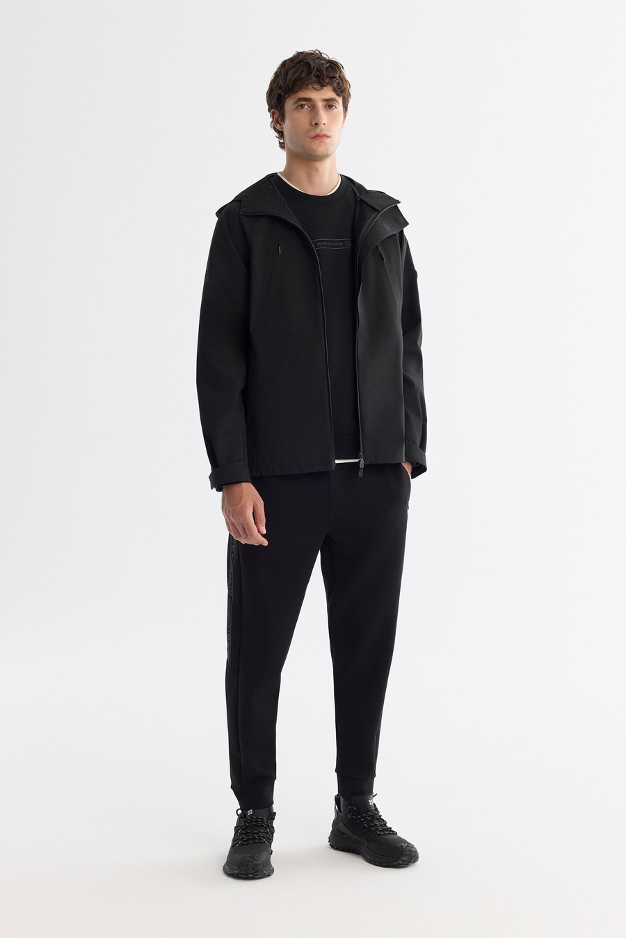 Siyah Kapüşonlu Yaka Rüzgar Geçirmez İnce Mont