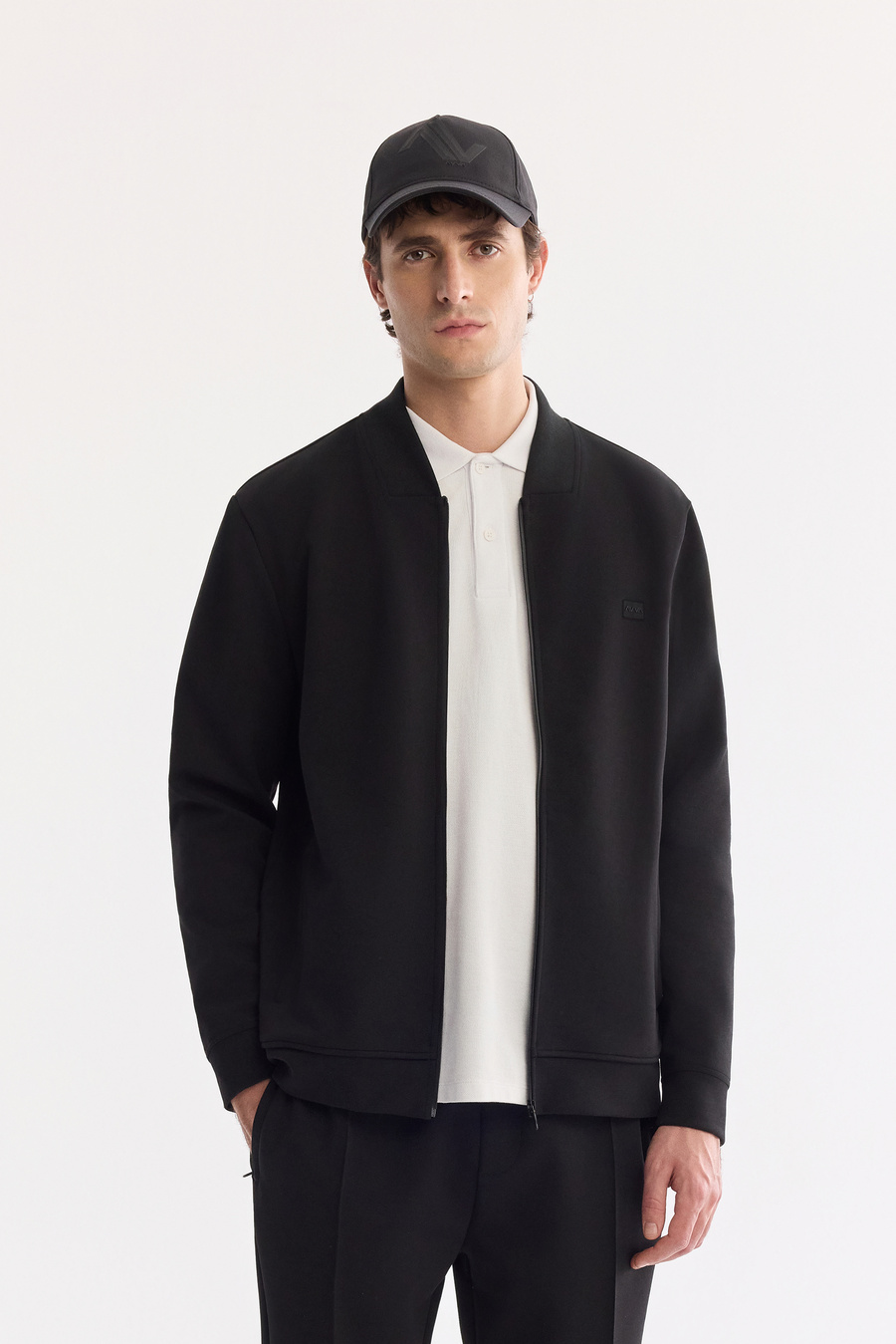 Siyah Kare Yaka Fermuarlı Pamuklu Kolay Ütülenen Sweatshirt