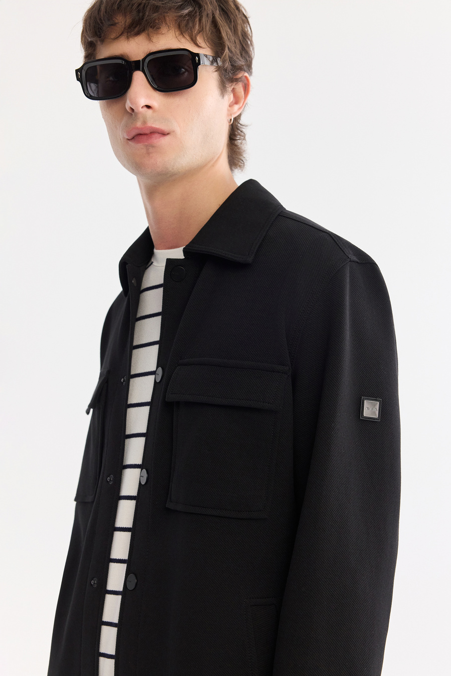 Siyah Klasik Yaka Diyagonel Çift Cep Kapaklı Örme Gömlek Ceket