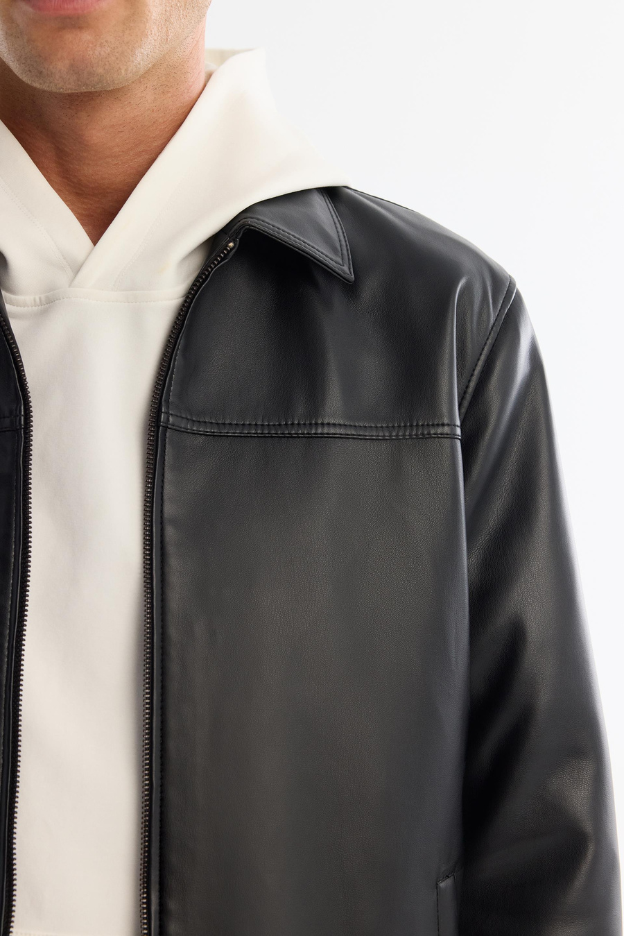 Siyah Klasik Yaka Önü Fermuarlı Cepli Sunu Deri Mont