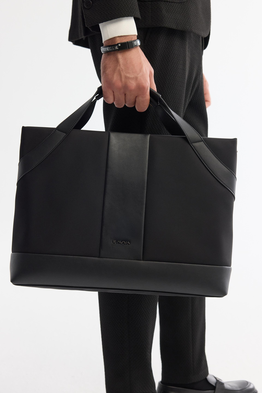 Siyah Omuz Askılı El Çantası