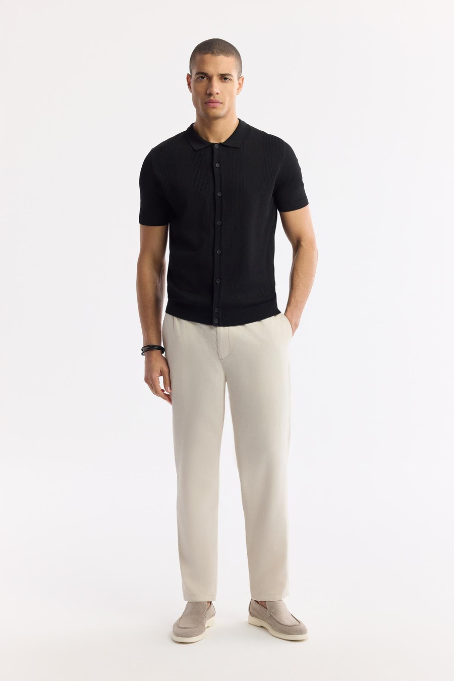 Siyah Polo Yaka Önden Düğmeli Fitil Örgü Desenli Rayon Triko T-shirt