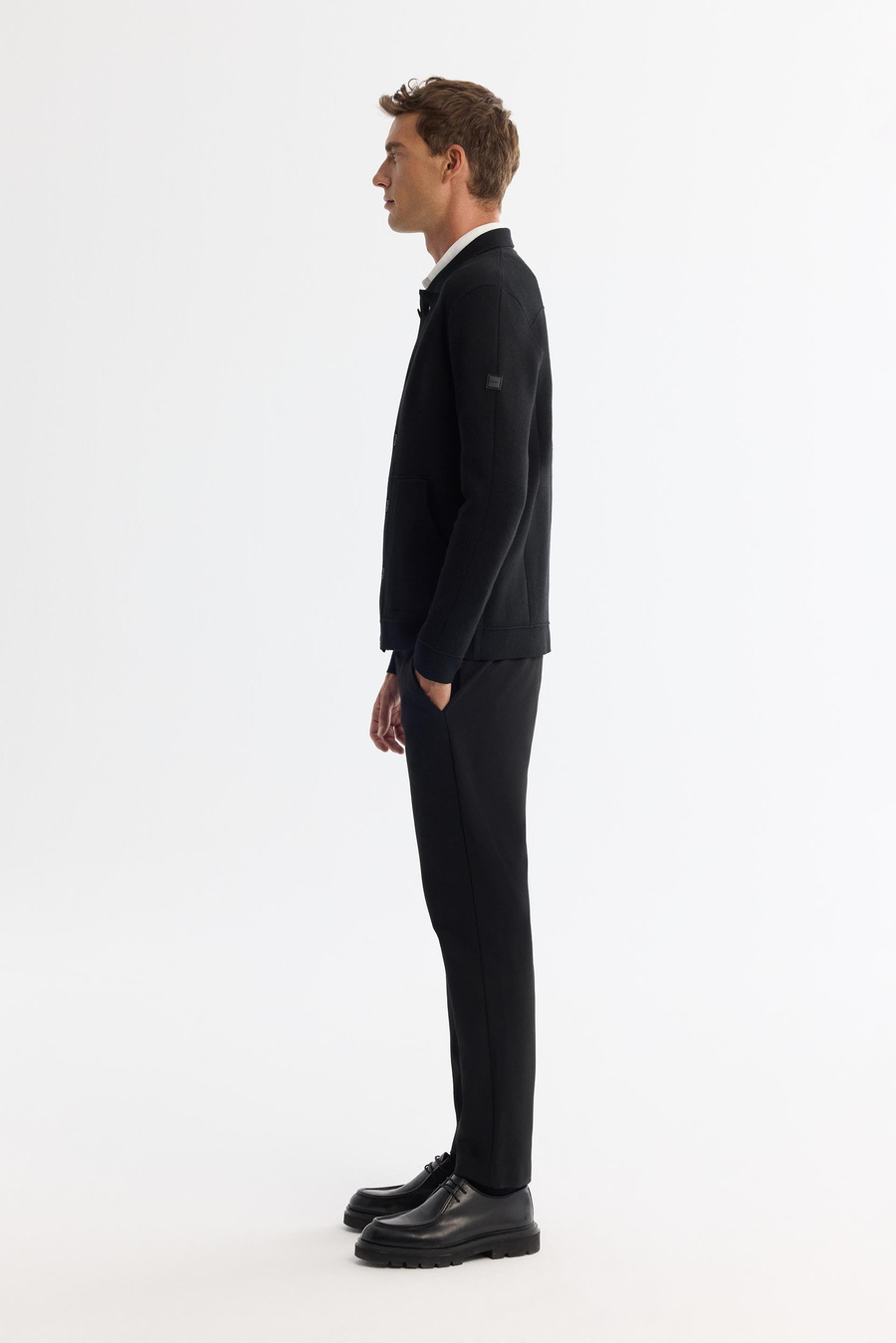 Siyah Polo Yaka Önden Düğmeli Kanguru Cepli Hırka