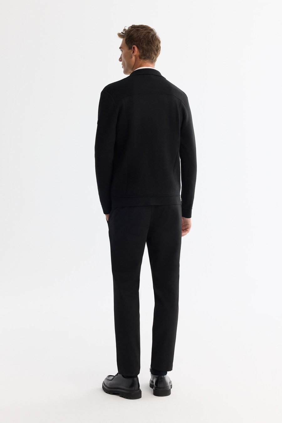 Siyah Polo Yaka Önden Düğmeli Kanguru Cepli Hırka