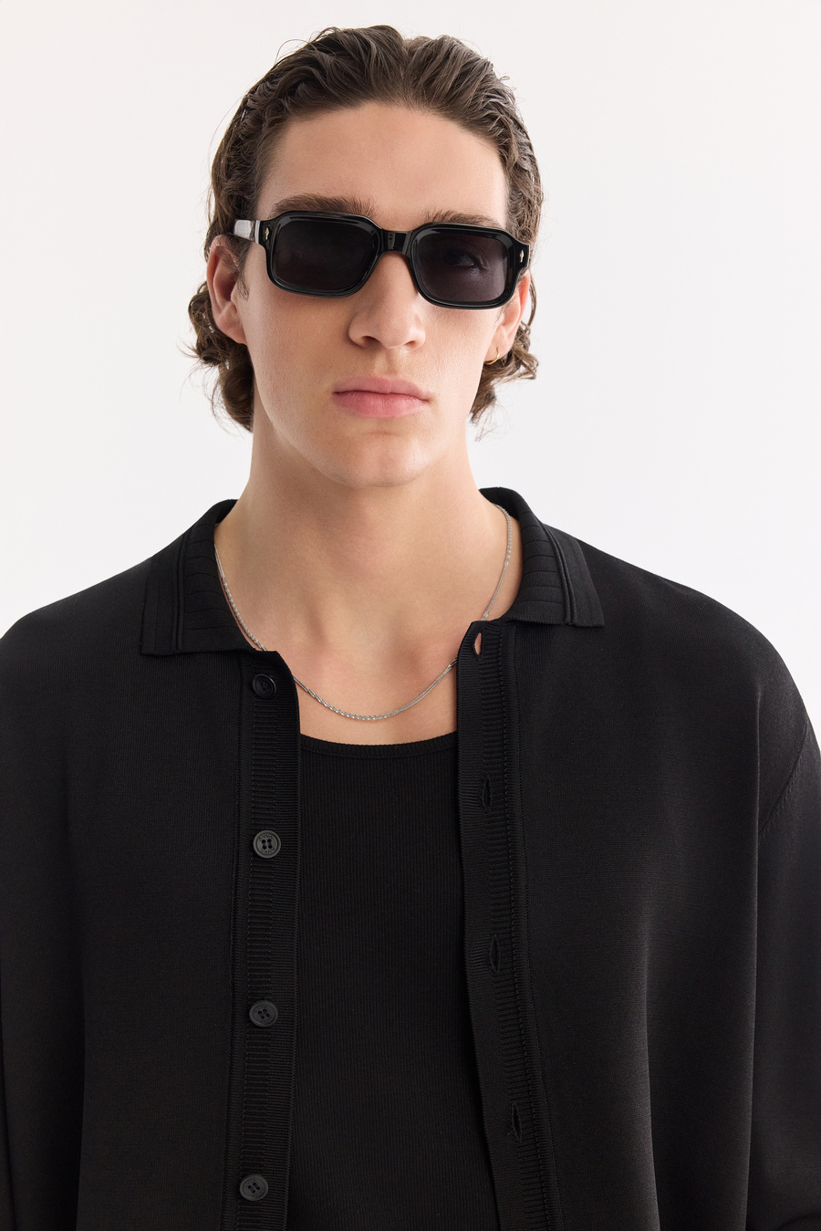 Siyah Polo Yaka Önden Düğmeli Rayon Triko Hırka