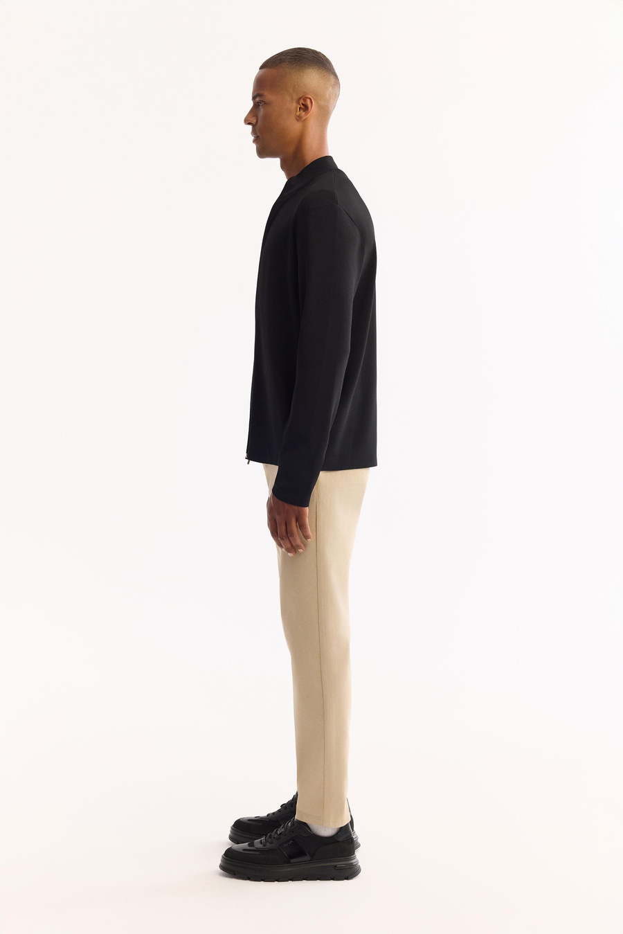 Siyah Polo Yaka Tam Fermuarlı Desen Detaylı Rayon Hırka