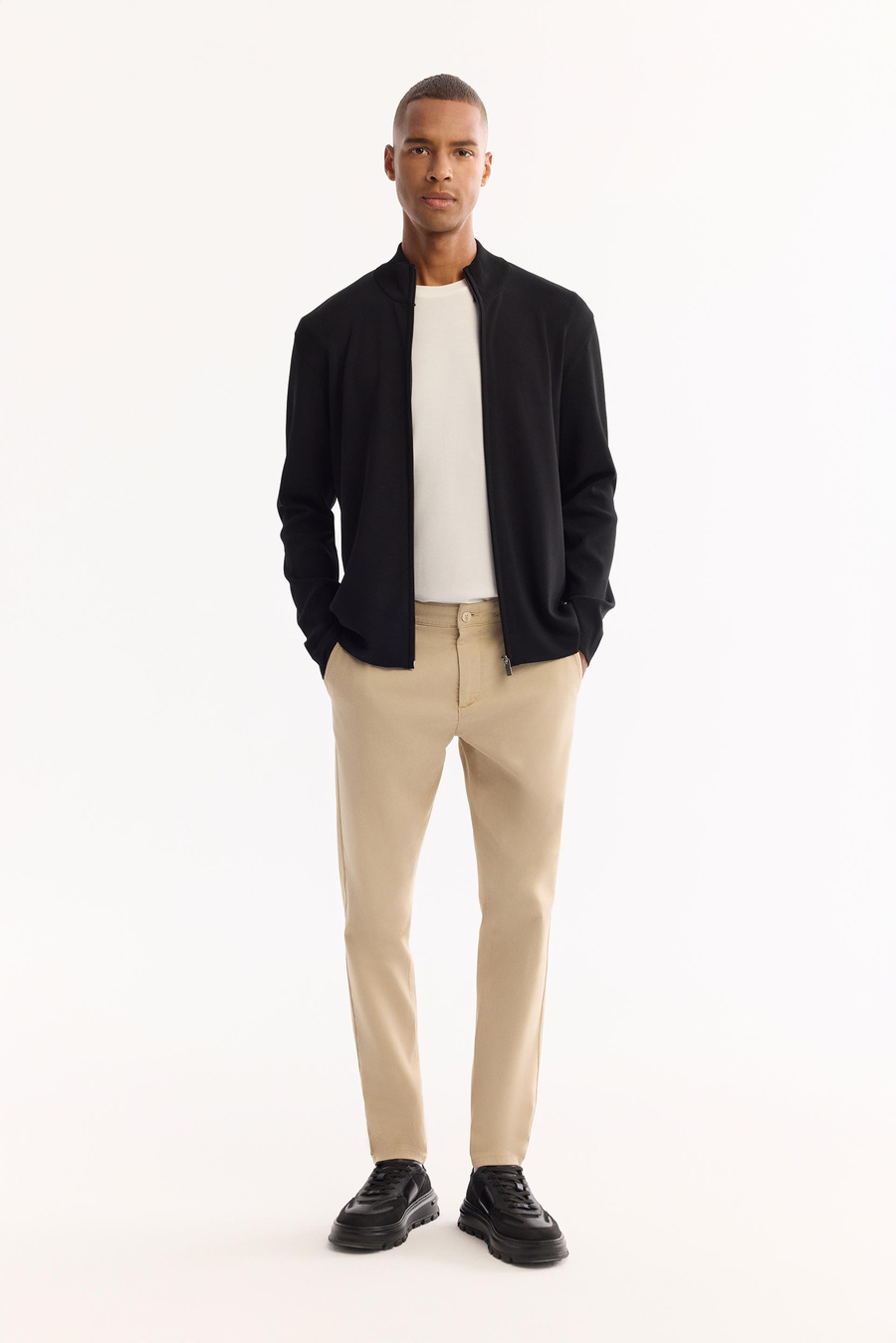 Siyah Polo Yaka Tam Fermuarlı Desen Detaylı Rayon Hırka