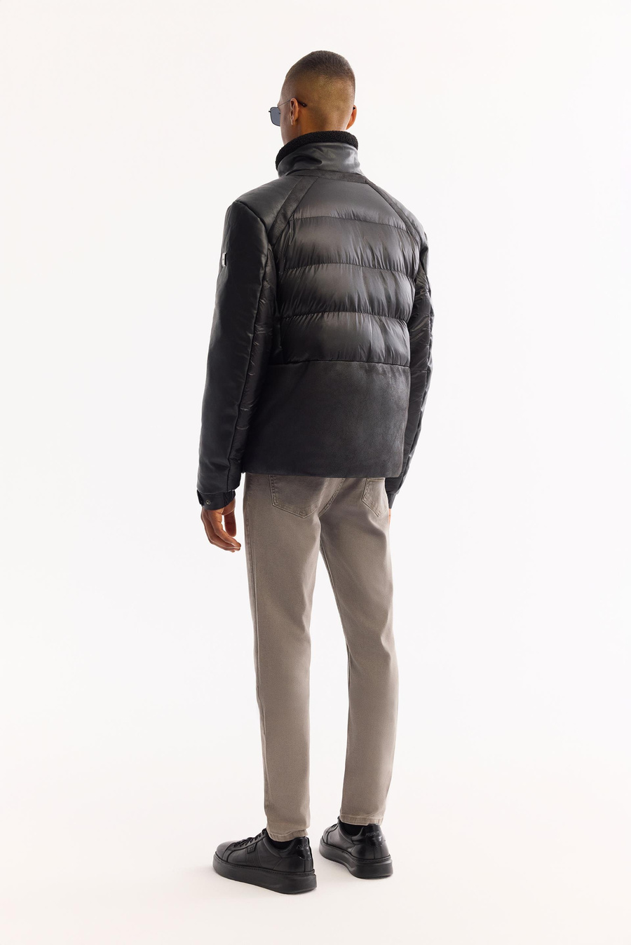 Siyah Pu Detaylı Kapitone Elyaf Dolum Mont