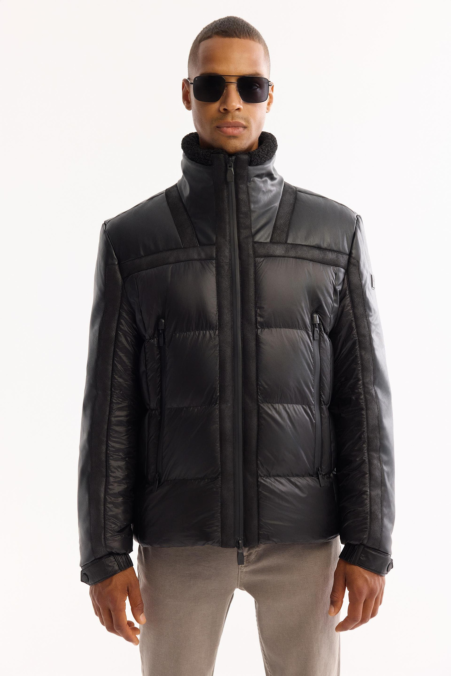 Siyah Pu Detaylı Kapitone Elyaf Dolum Mont