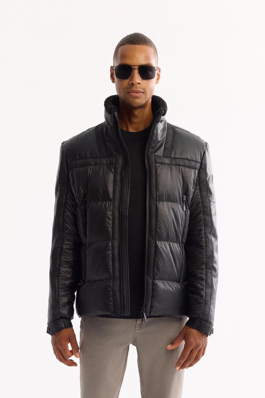 Siyah Pu Detaylı Kapitone Elyaf Dolum Mont