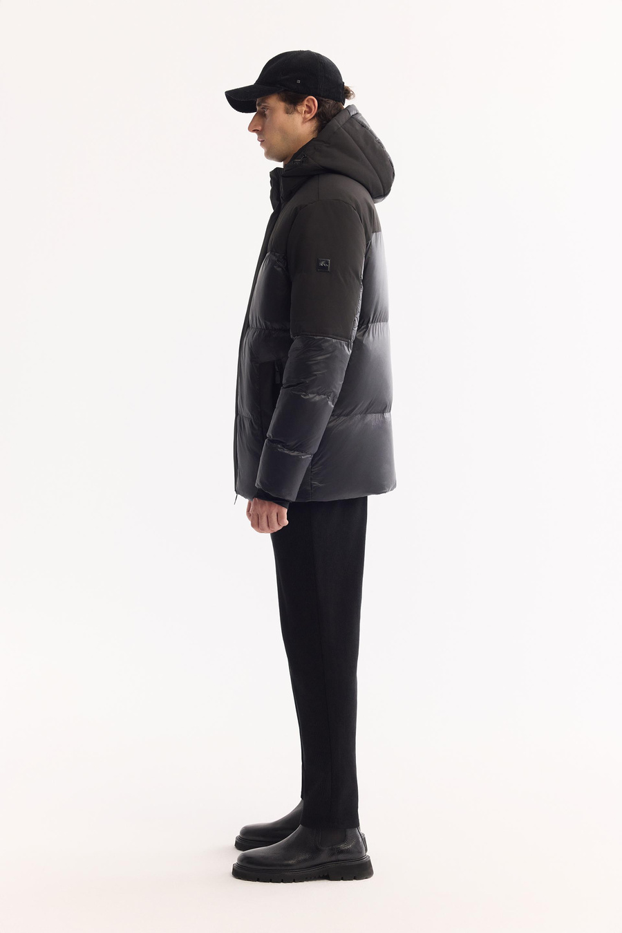 Siyah Takma Çıkma Kapüşonlu Elyaf  Mont