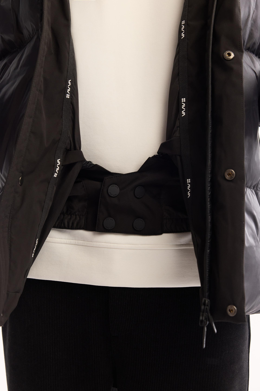 Siyah Takma Çıkma Kapüşonlu Elyaf  Mont