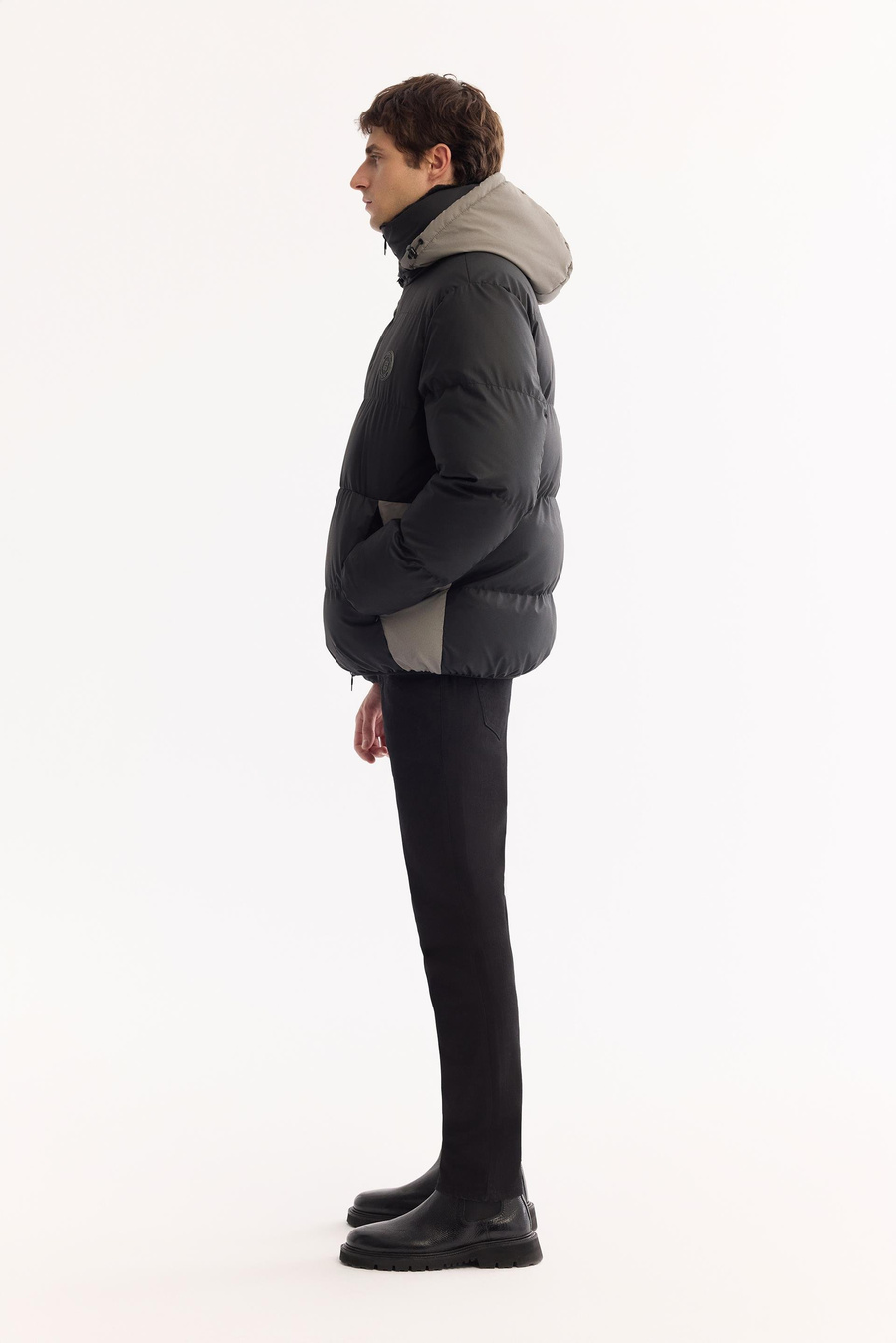 Siyah Takma Çıkma Kapüşonlu Mont