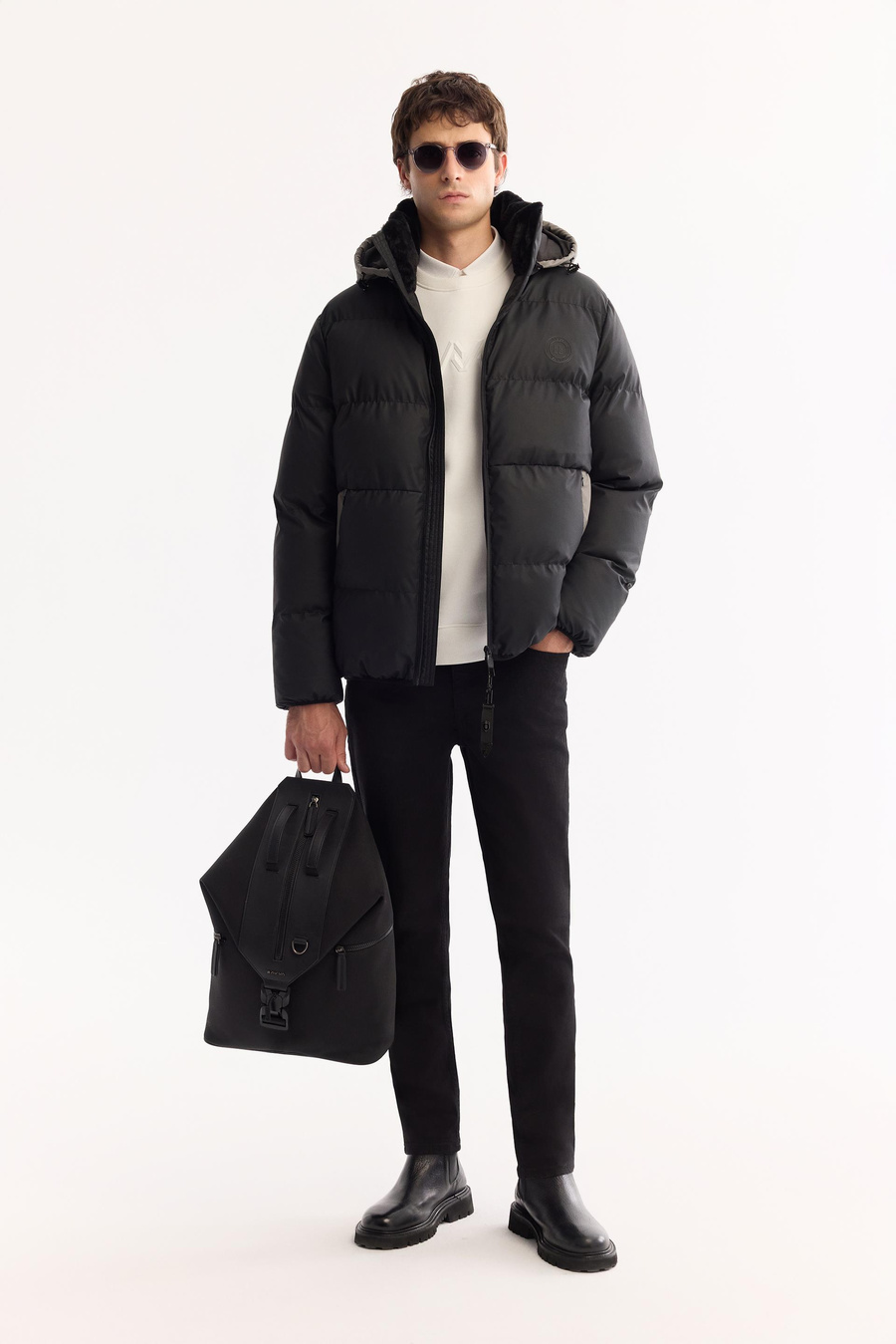 Siyah Takma Çıkma Kapüşonlu Mont