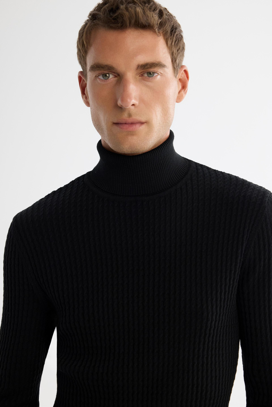 Siyah Tam Balıkçı Yaka Jakarlı Kazak