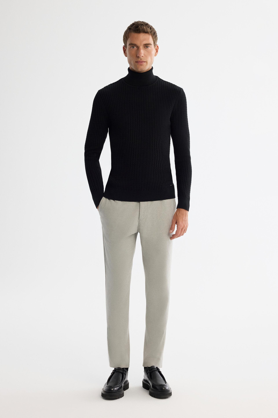 Siyah Tam Balıkçı Yaka Jakarlı Kazak