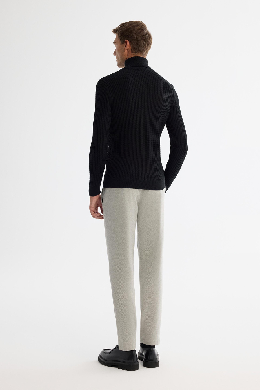 Siyah Tam Balıkçı Yaka Jakarlı Kazak