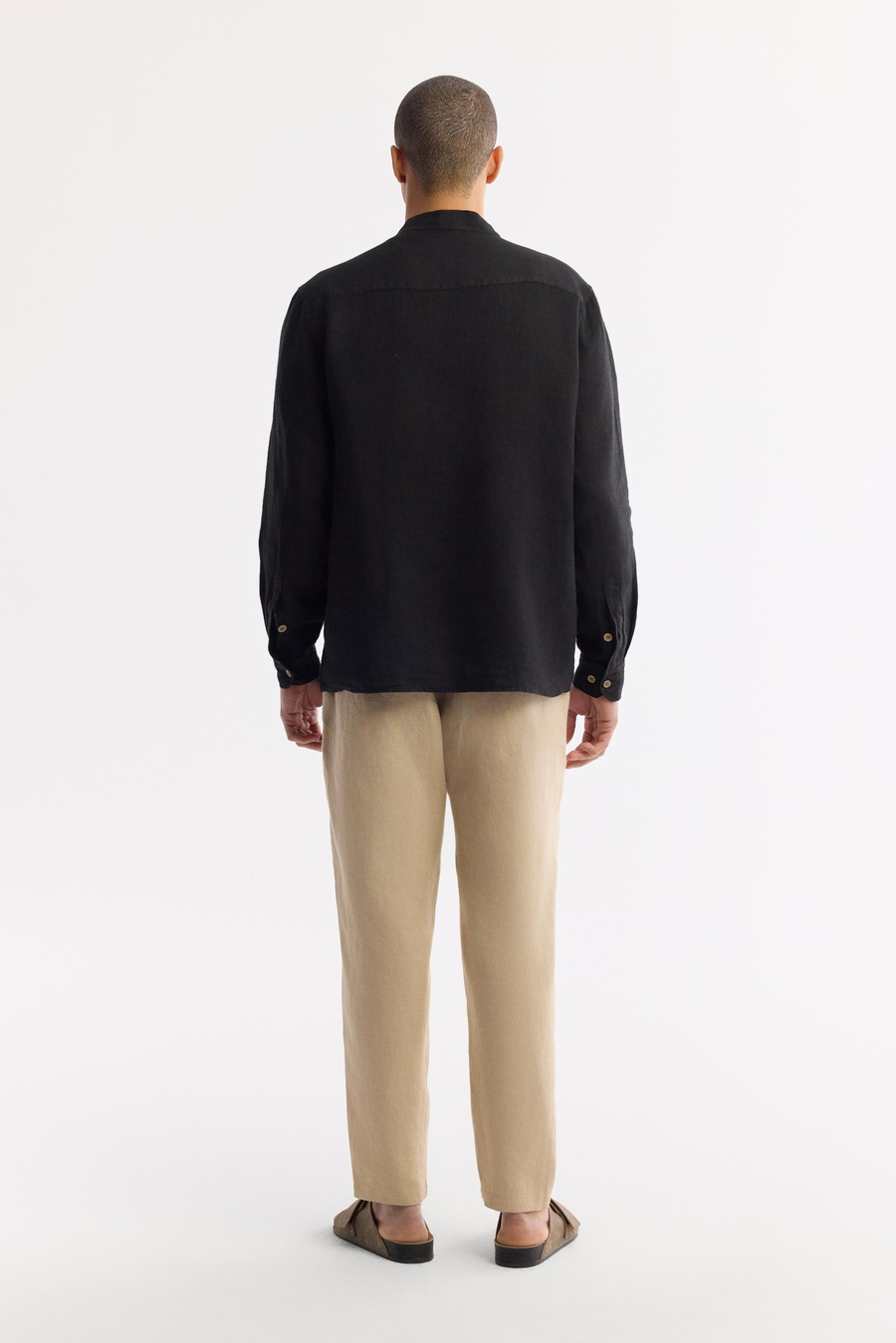 Siyah V Yaka %100 Keten Comfort Fit Uzun Kol Gömlek