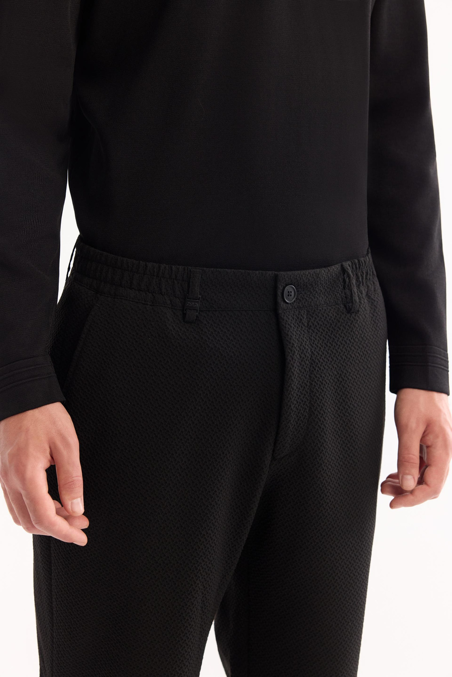 Siyah Yandan Cepli Gofre Desenli Dokulu Takım Pantolon