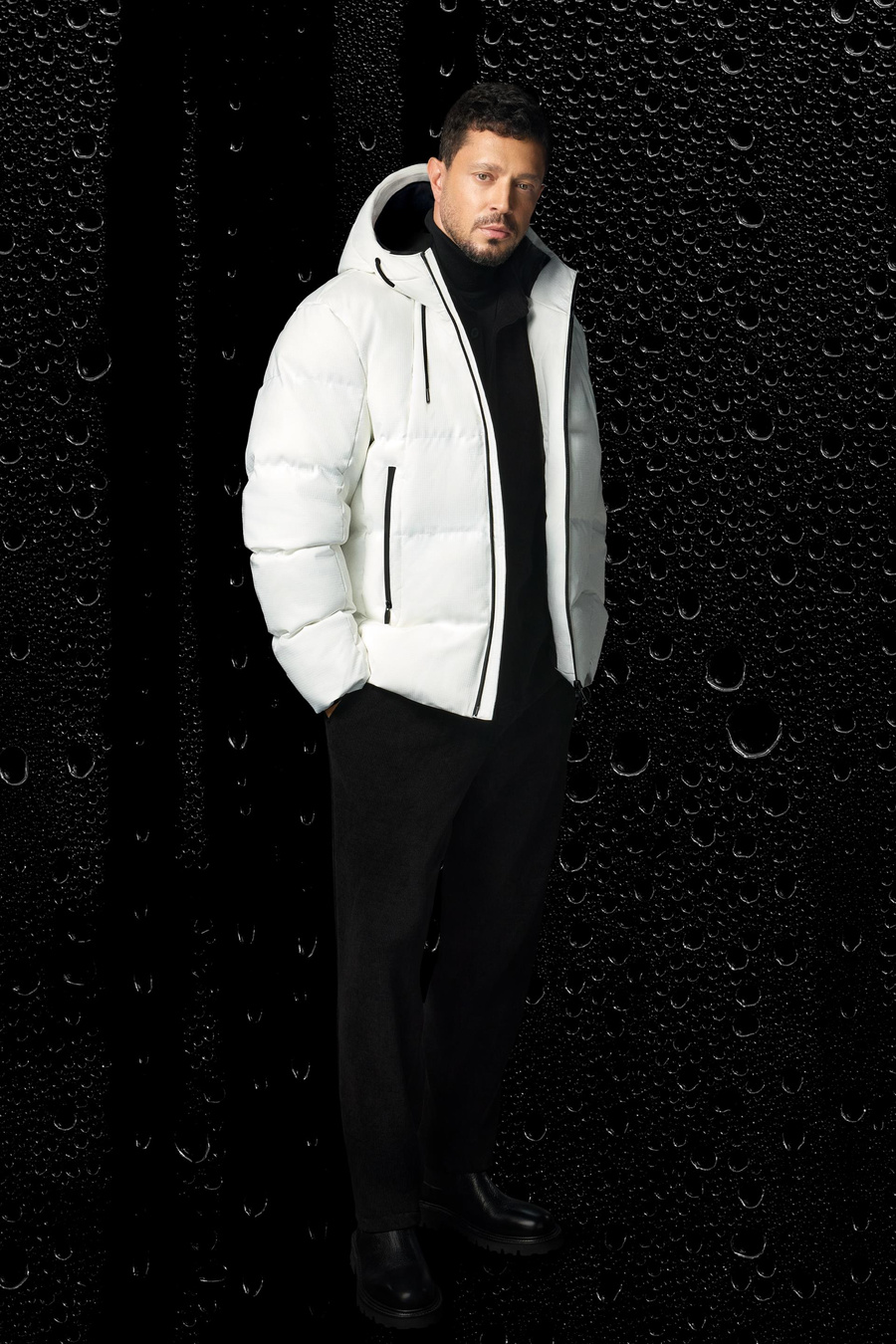 Siyah Yanı Lastikli Kadife Relaxed Fit Pantolon