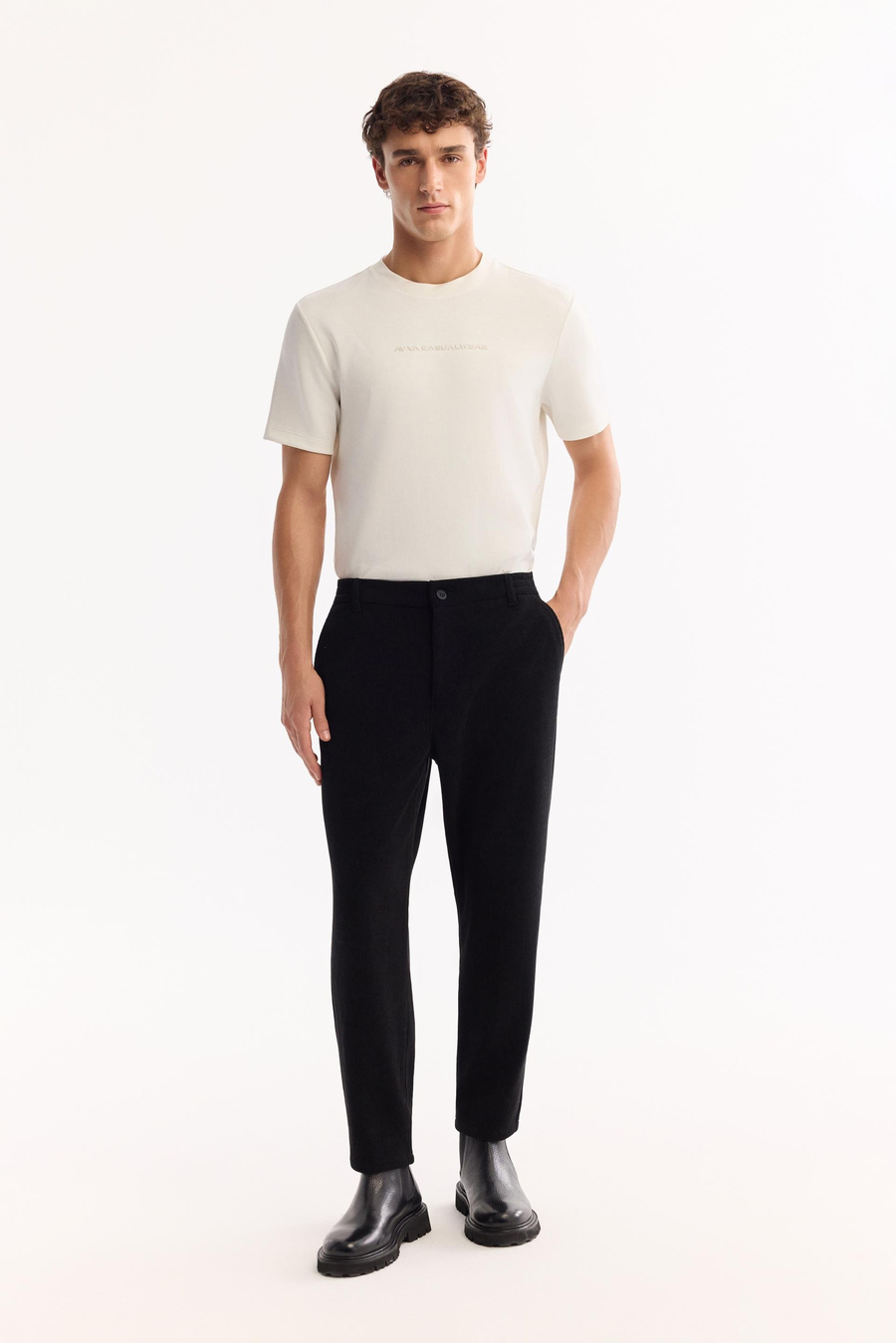 Siyah Yanı Lastikli Kadife Relaxed Fit Pantolon