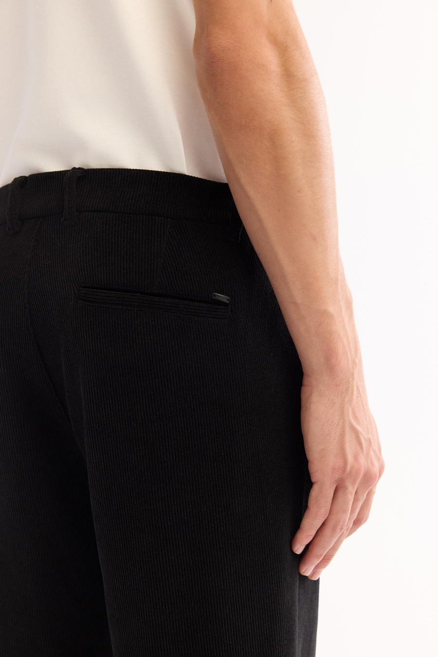 Siyah Yanı Lastikli Kadife Relaxed Fit Pantolon