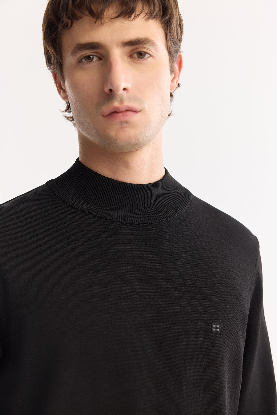 Siyah Yarım Balıkçi Yaka Basic Düz Rayon Kazak