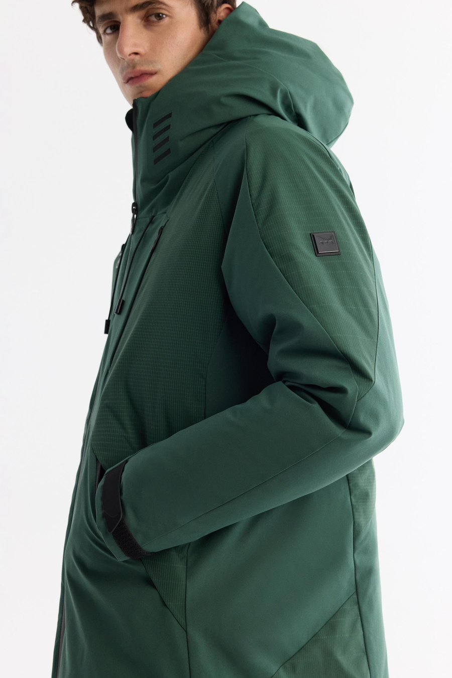 Yeşil Kapüşonlu Yaka Desen Detaylı Kaz Tüyü Mont