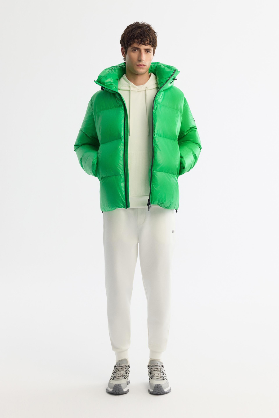 Yeşil Kapüşonlu Yaka Rüzgar Geçirmez Taşıma Askılı Mont