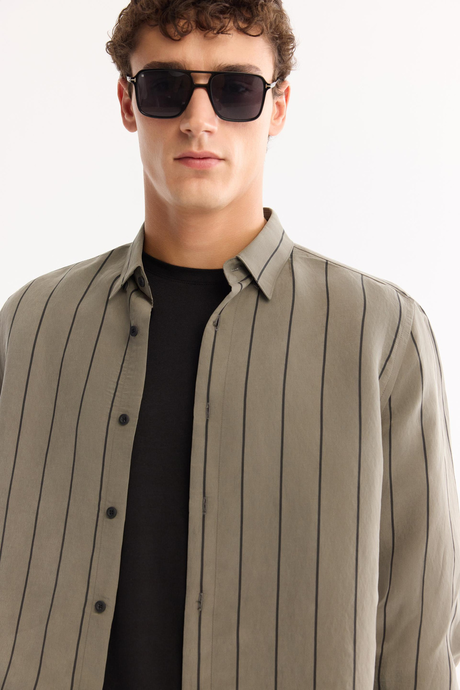 YeşilAlttan Britli Yaka Soft Touch Gömlek