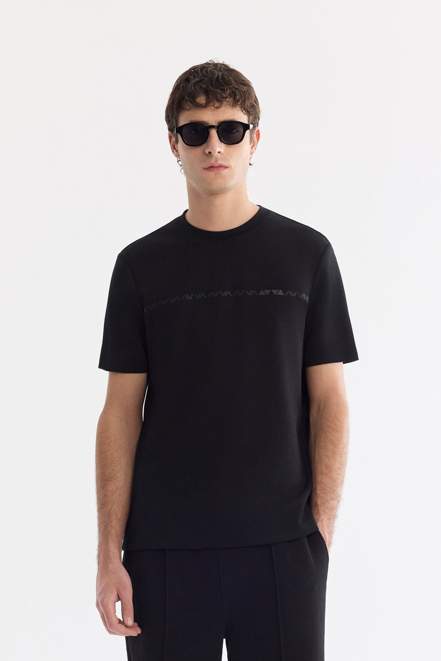Siyah Bisiklet Yaka Enjeksiyon  Baskılı İnterlok T-Shirt