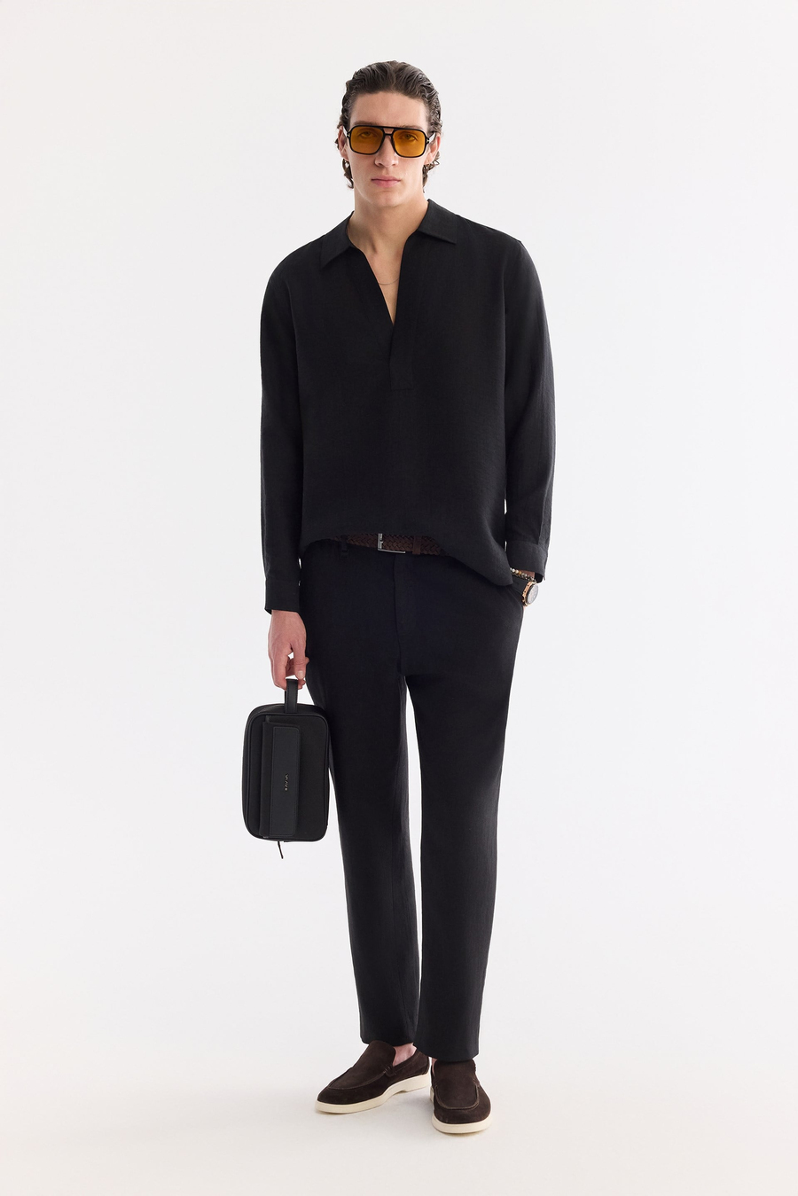 Siyah V Yaka Tencel Karışımlı Comfort Fit Uzun Kol Gömlek