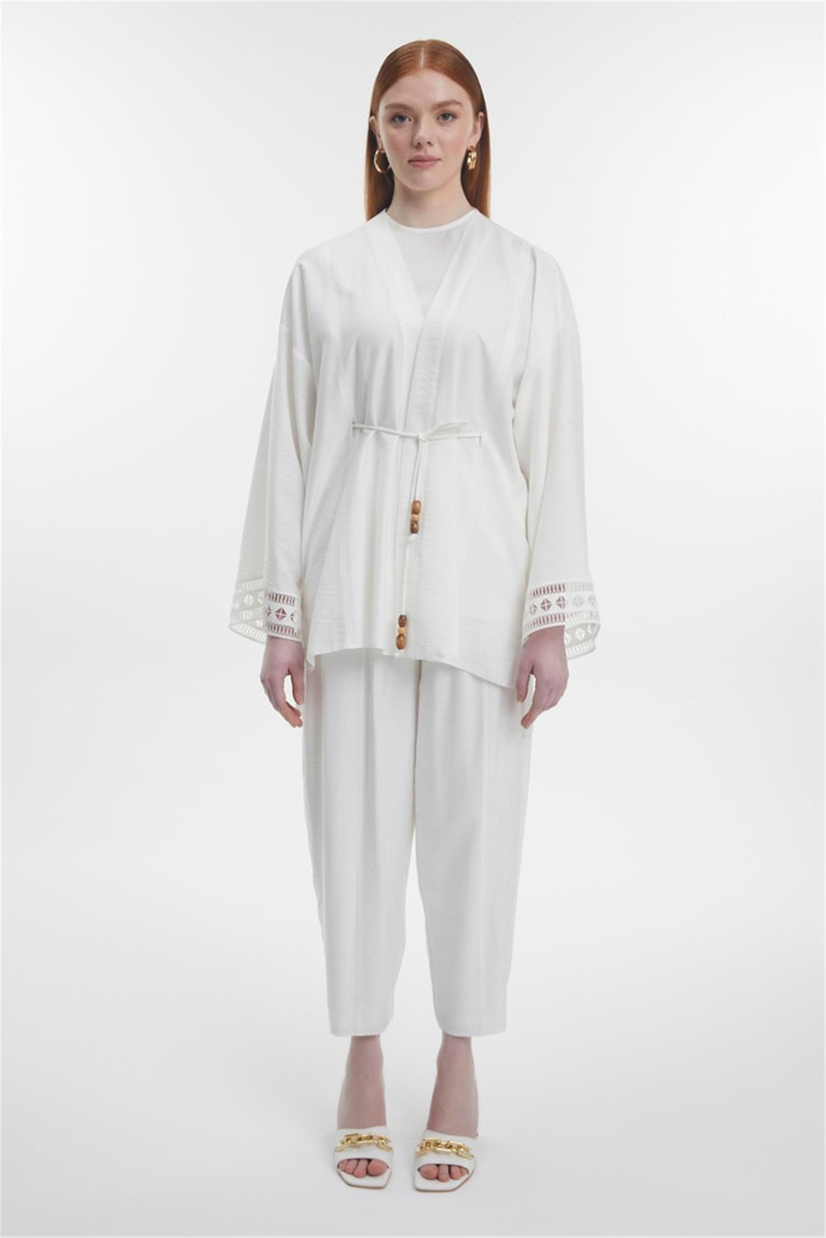 Ahşap Boncuk Bağcık Detaylı Dantel Manşetli Takım Ekru - 25YZ1548