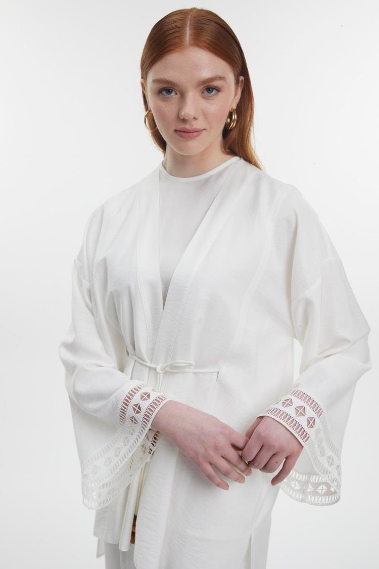 Ahşap Boncuk Bağcık Detaylı Dantel Manşetli Takım Ekru - 25YZ1548