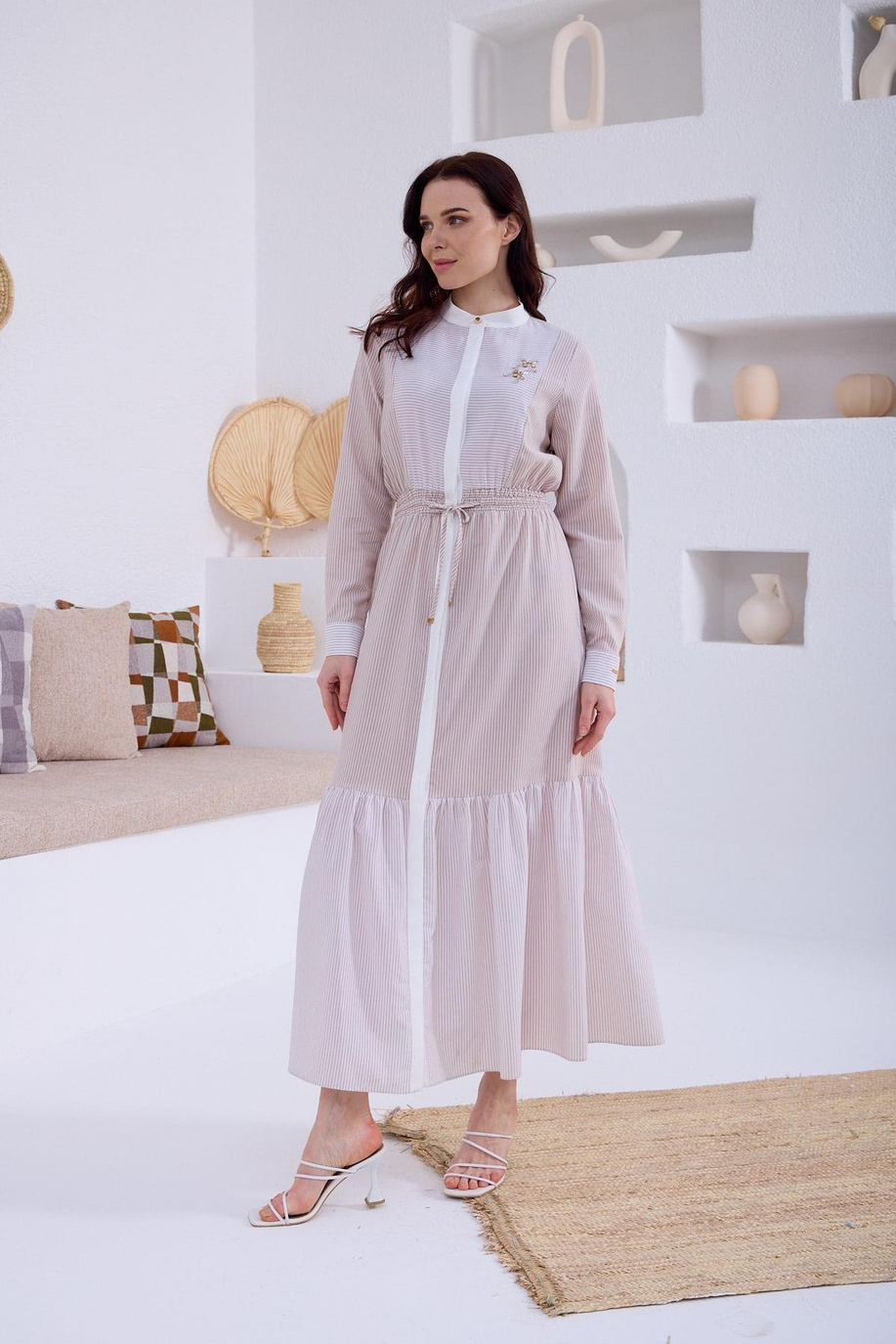 Aksesuar Detaylı Çizgili Bej Elbise