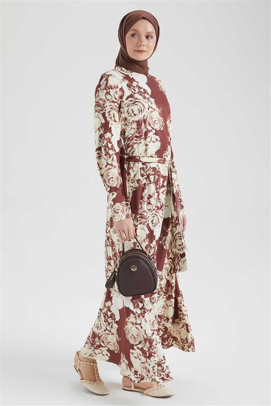 Arkadan Fermuarlı Kolları Düğmeli Elbise Bordo