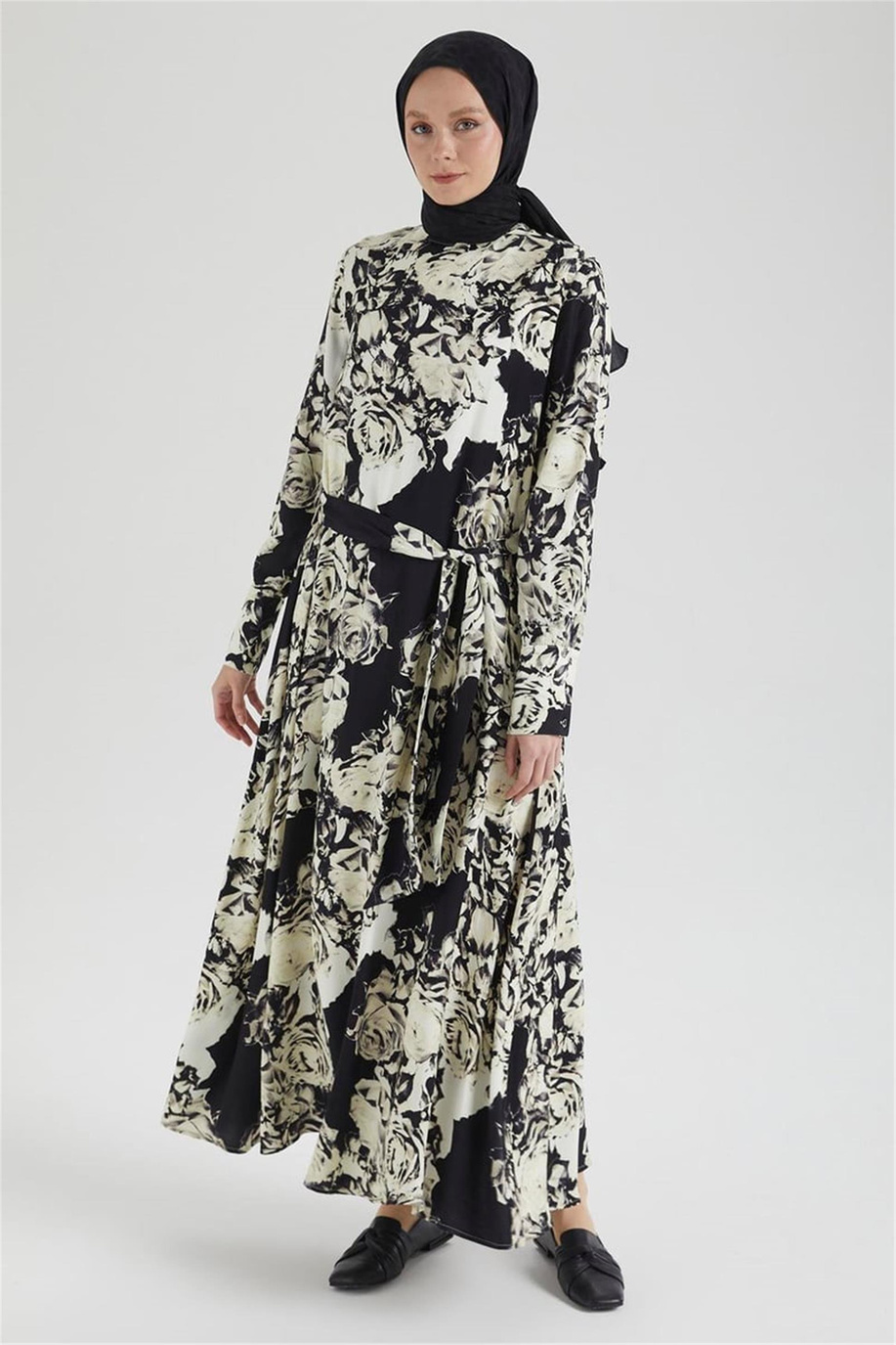 Arkadan Fermuarlı Kolları Düğmeli Elbise Siyah