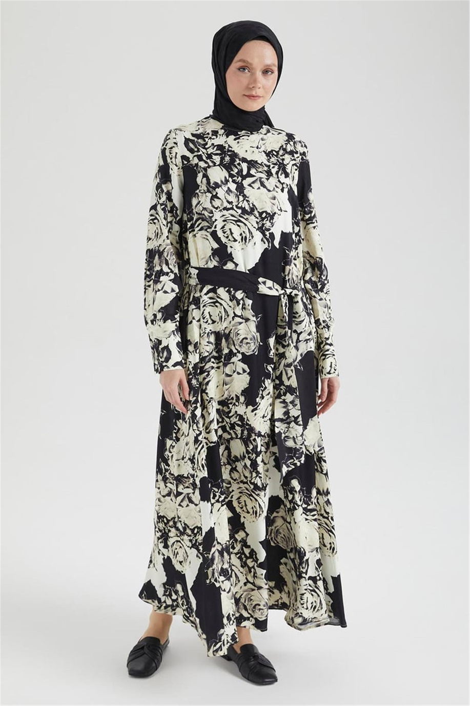 Arkadan Fermuarlı Kolları Düğmeli Elbise Siyah