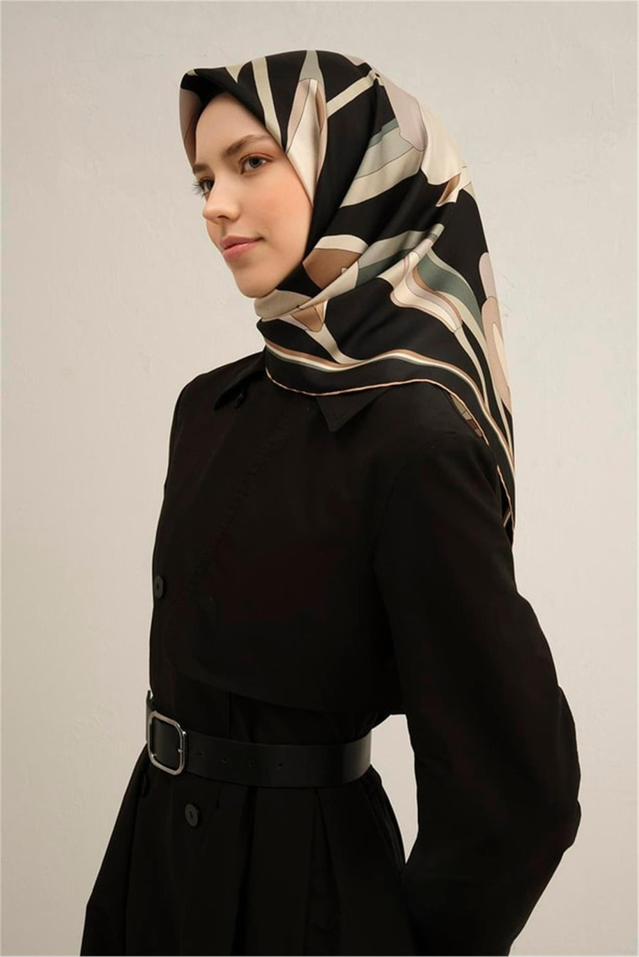 Armine Desenli Sura Saf İpek Eşarp 9302 06