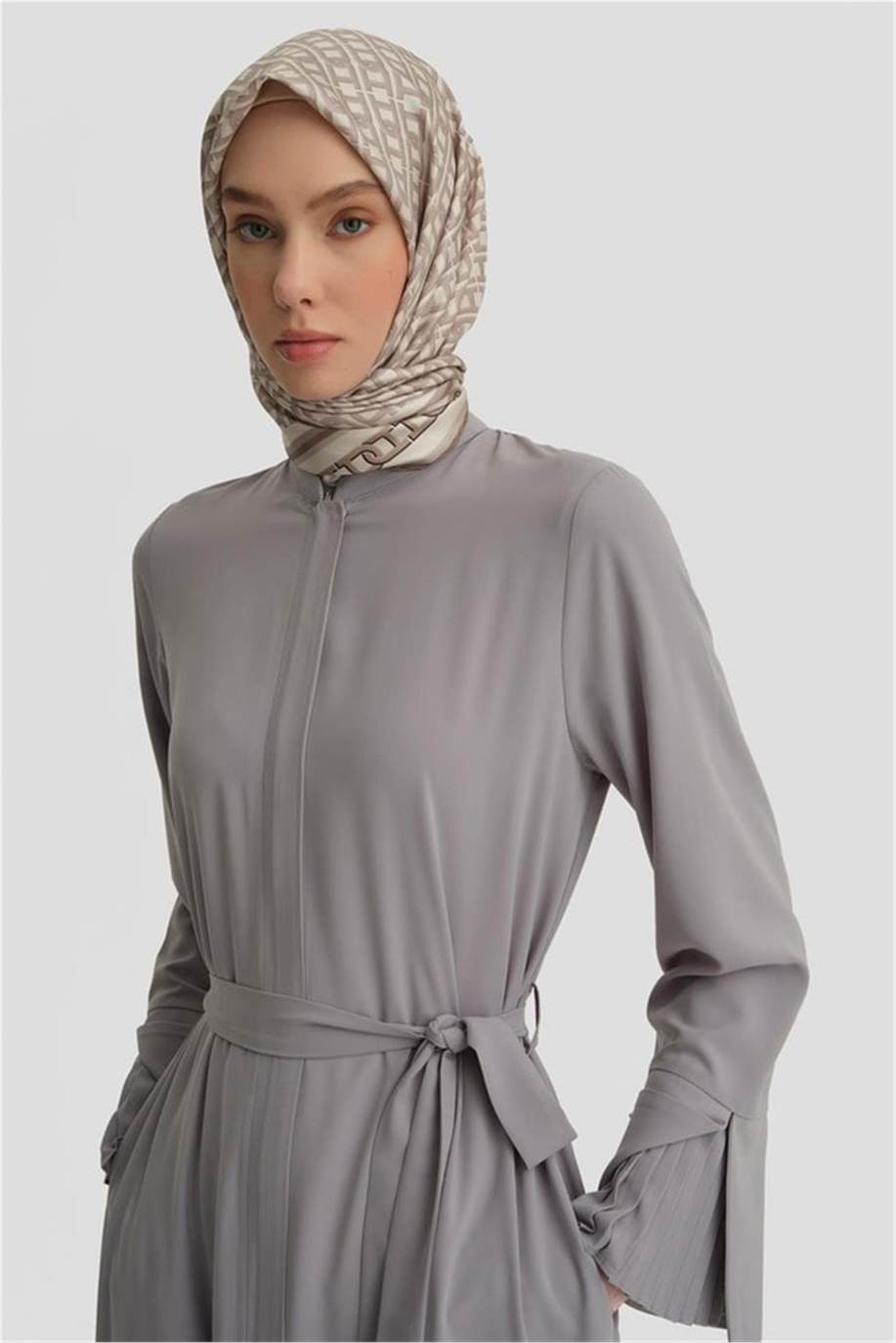 Armine Manşeti Katlanabilen Ferace Açık Gri