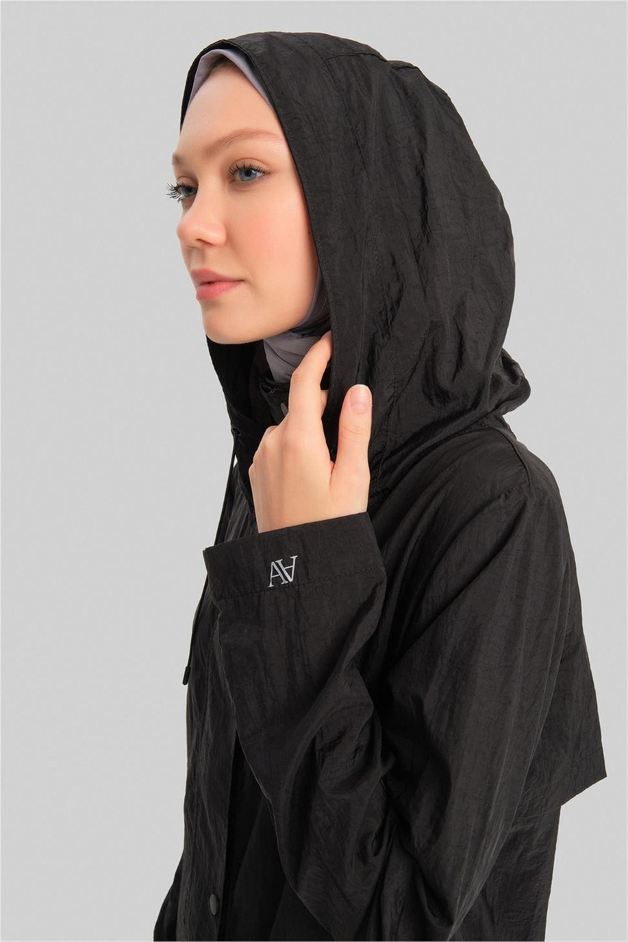 Armine Siyah Kap