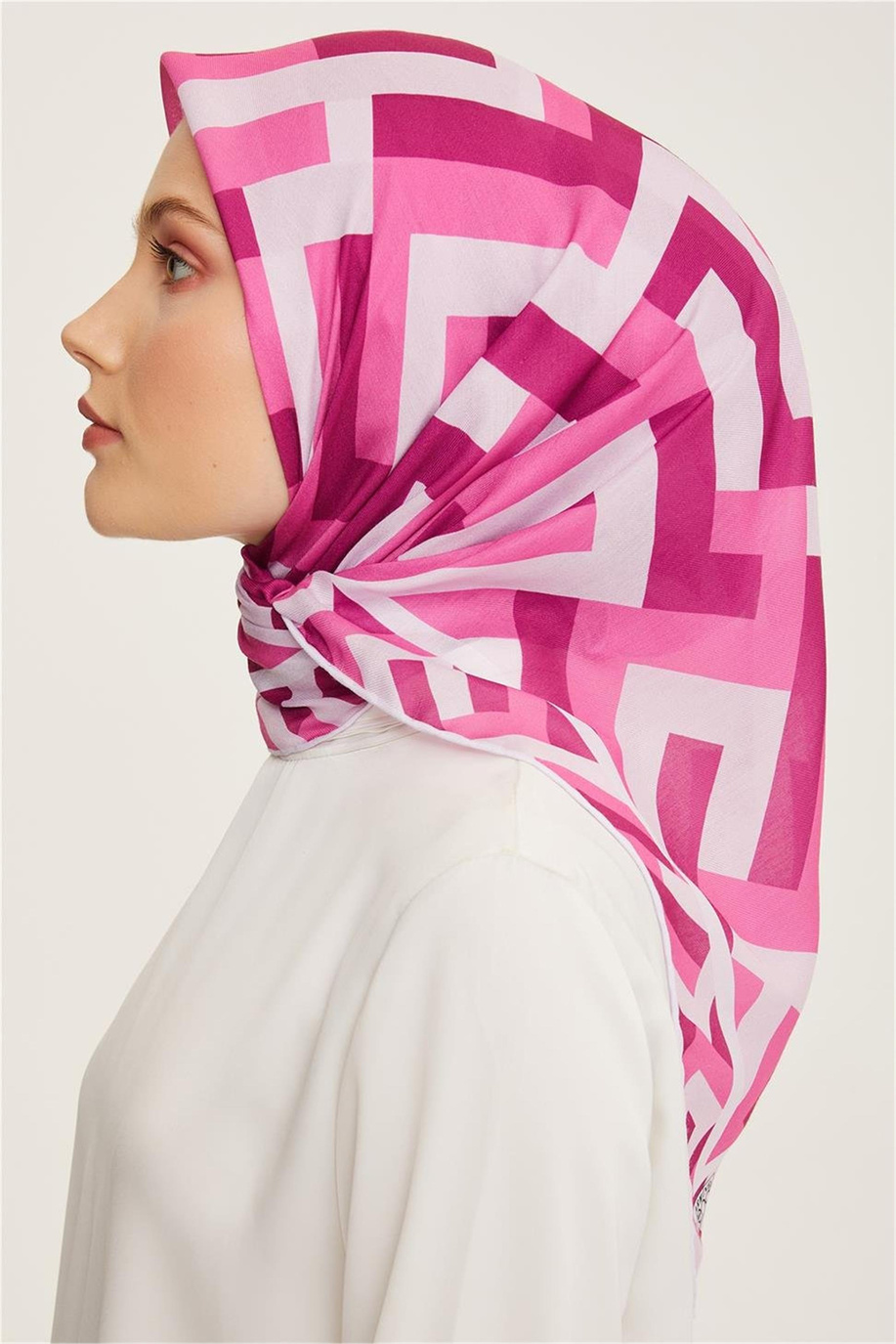 Armine Trend Eşarp   06